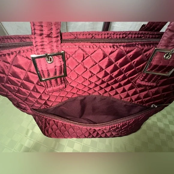 Discontinued Donna Sharp Quilted Tote with Double Handles - Picture 8 of 11